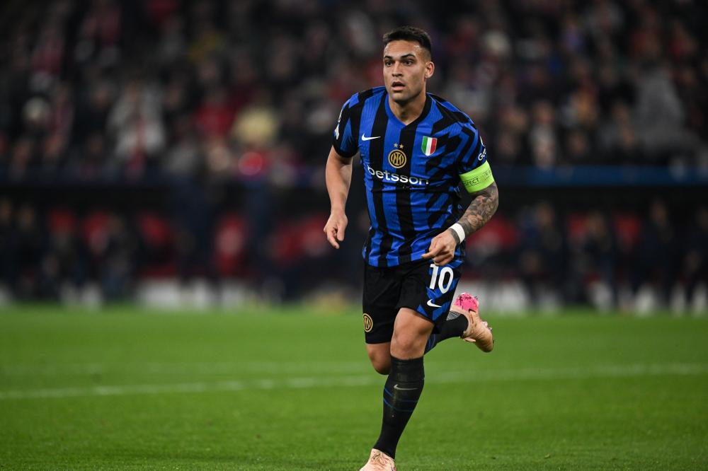 仅让中国足 仅让中国足